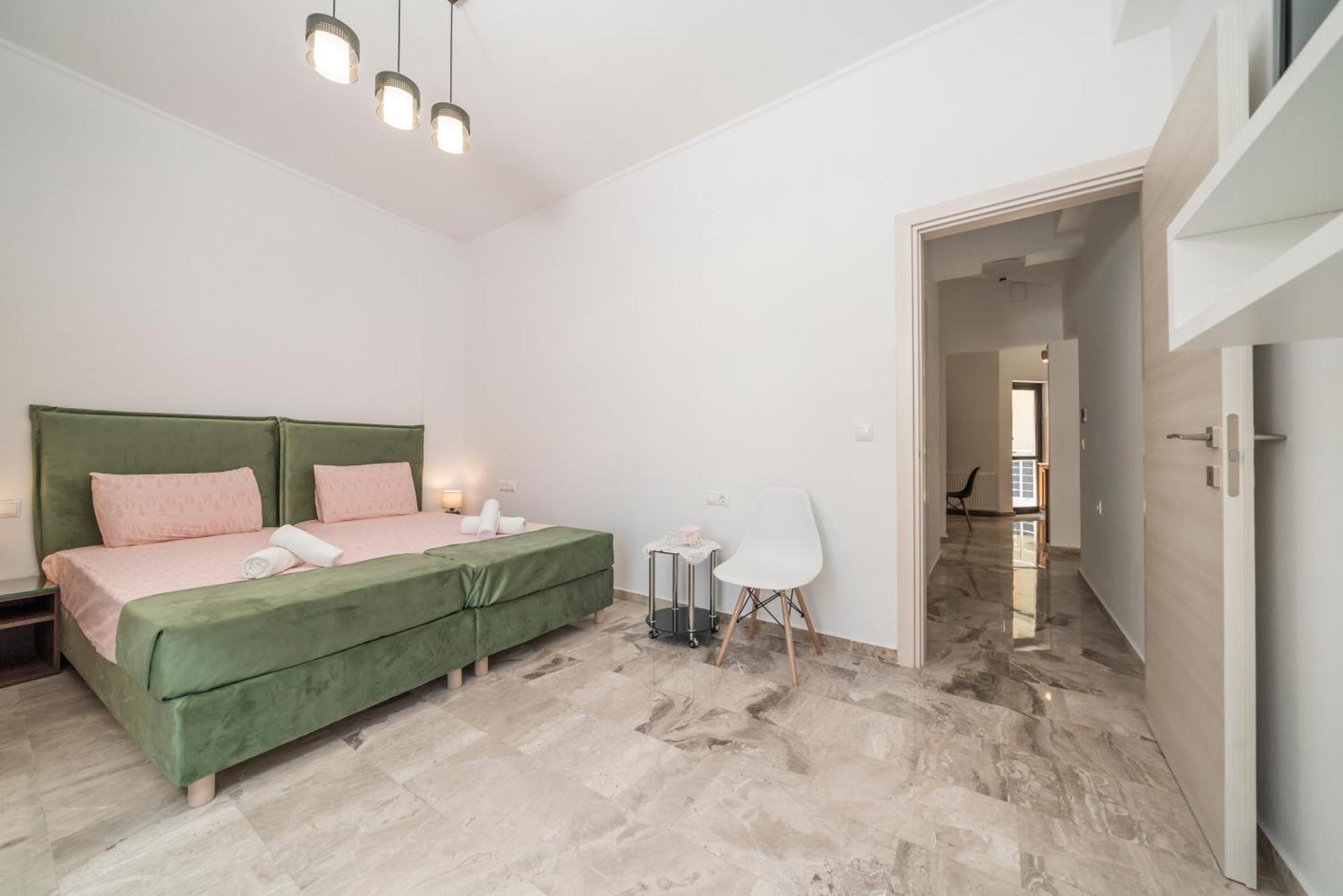 Neon 2Br Luxurious Central Apt Heraklion Exterior photo