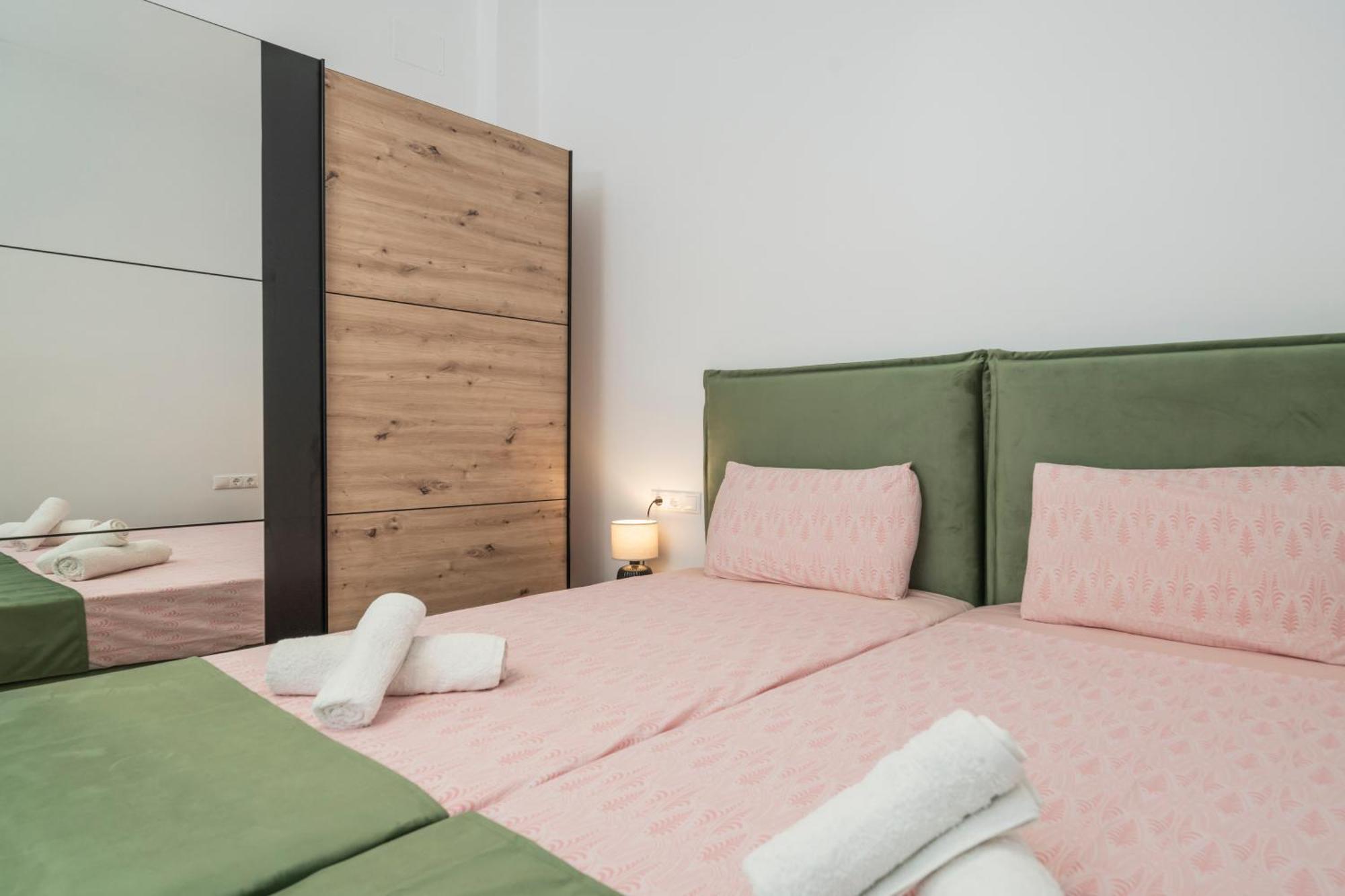 Neon 2Br Luxurious Central Apt Heraklion Exterior photo