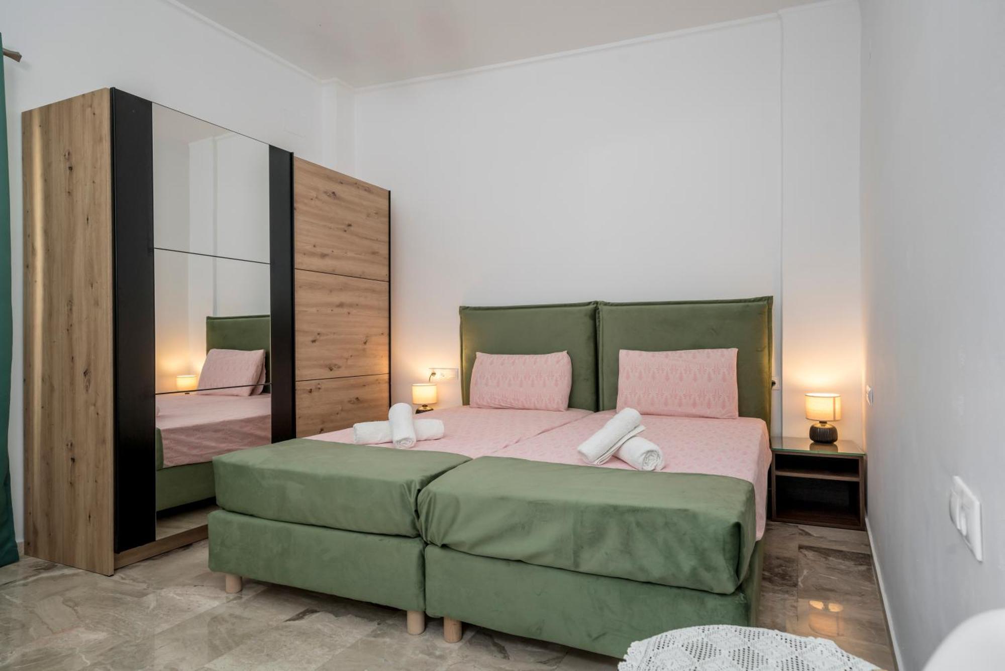 Neon 2Br Luxurious Central Apt Heraklion Exterior photo