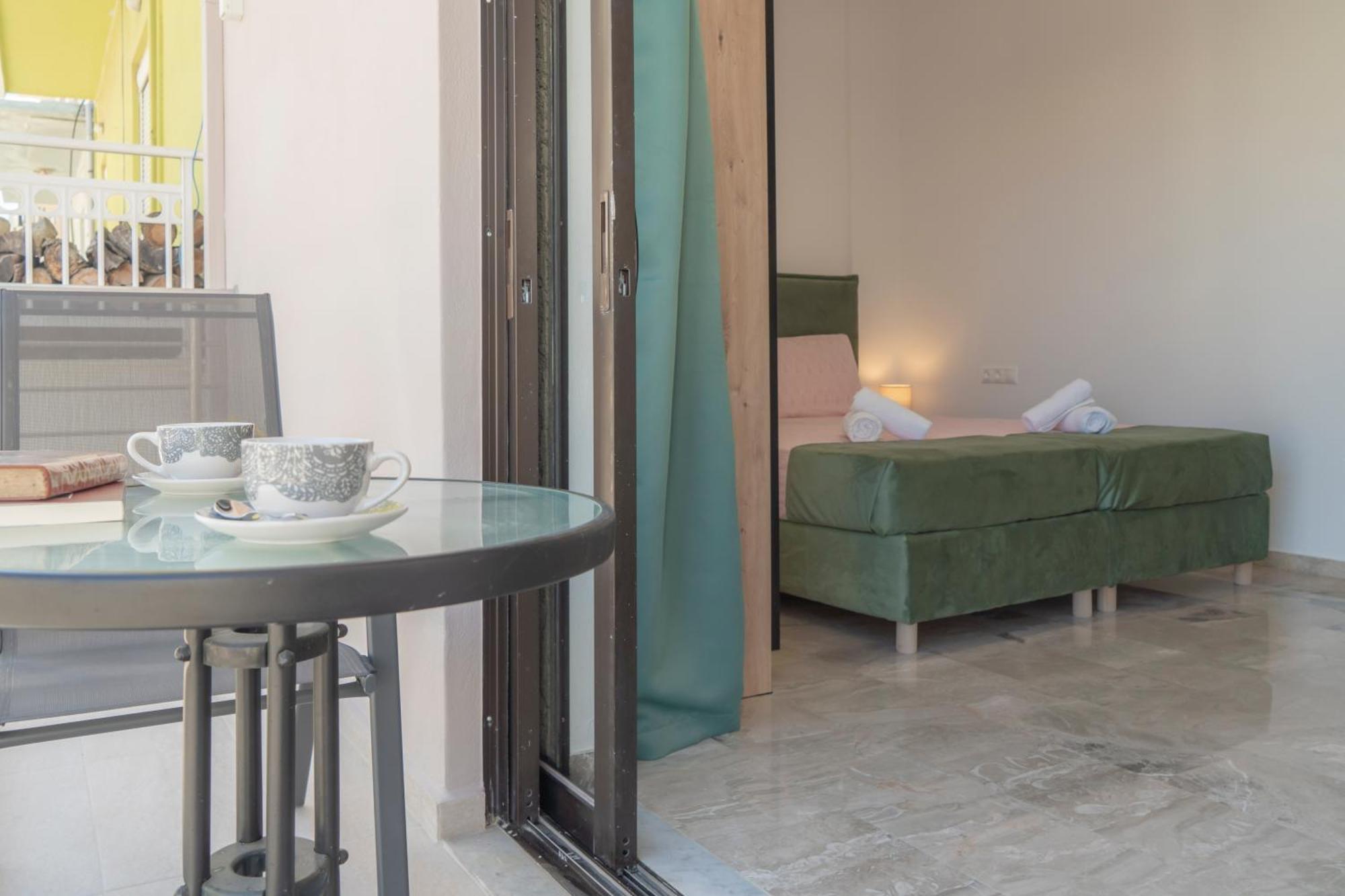 Neon 2Br Luxurious Central Apt Heraklion Exterior photo
