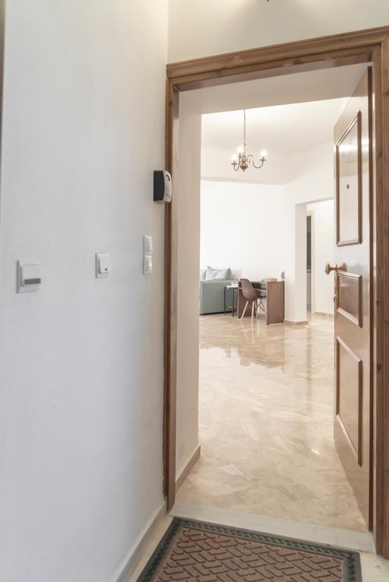 Neon 2Br Luxurious Central Apt Heraklion Exterior photo
