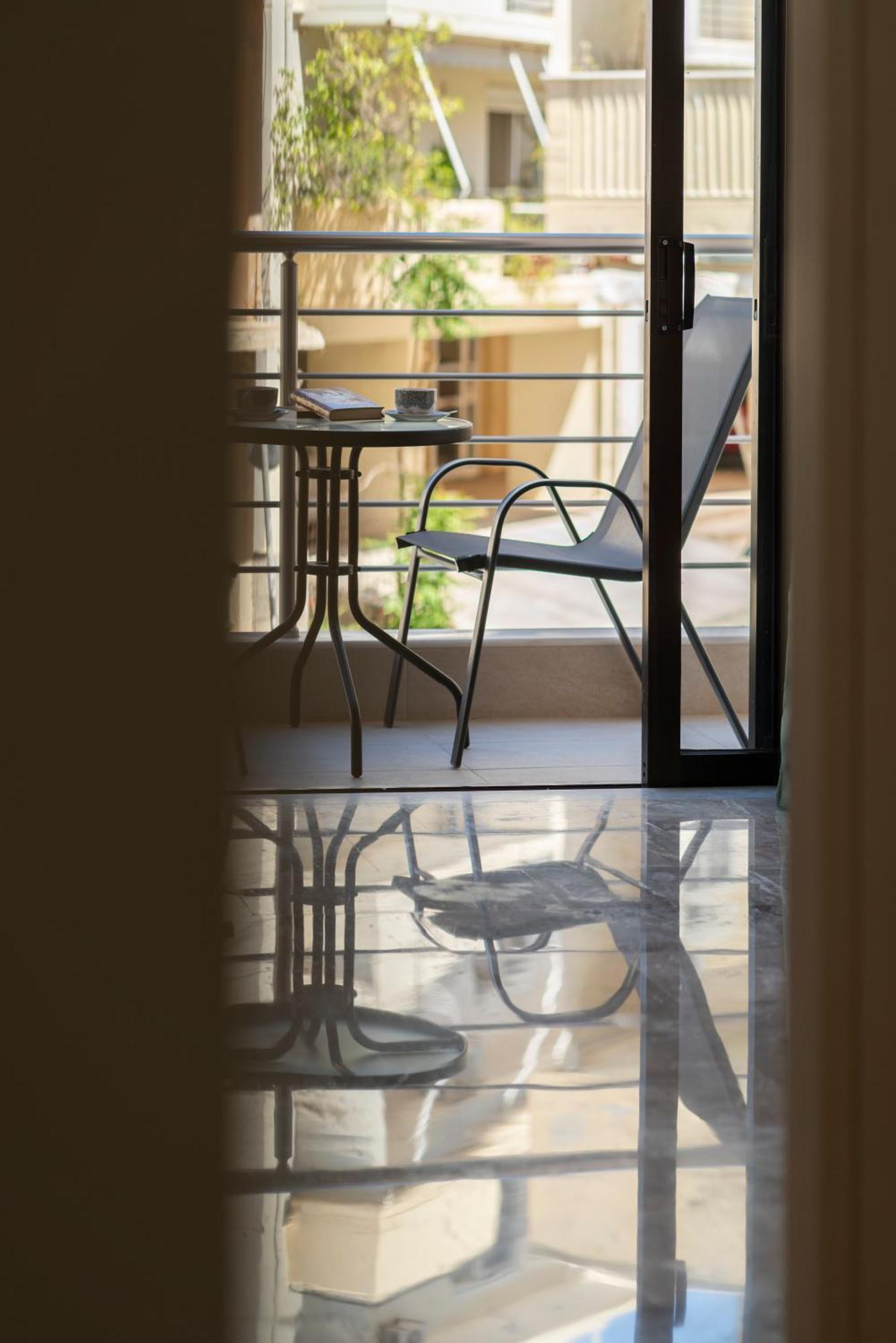 Neon 2Br Luxurious Central Apt Heraklion Exterior photo